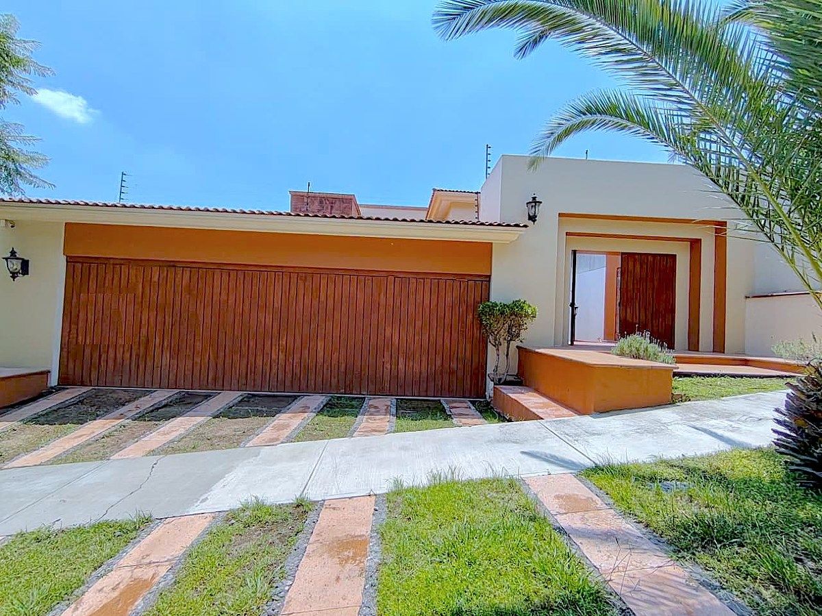 House for sale in Bugambilias 2nd section, photo 1 of 39