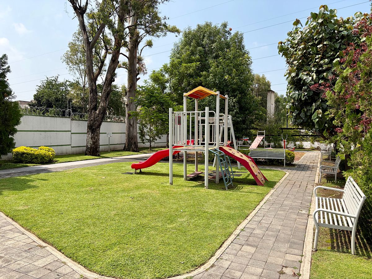 House in Parques del Bosque, Tlaquepaque, photo 13 of 39