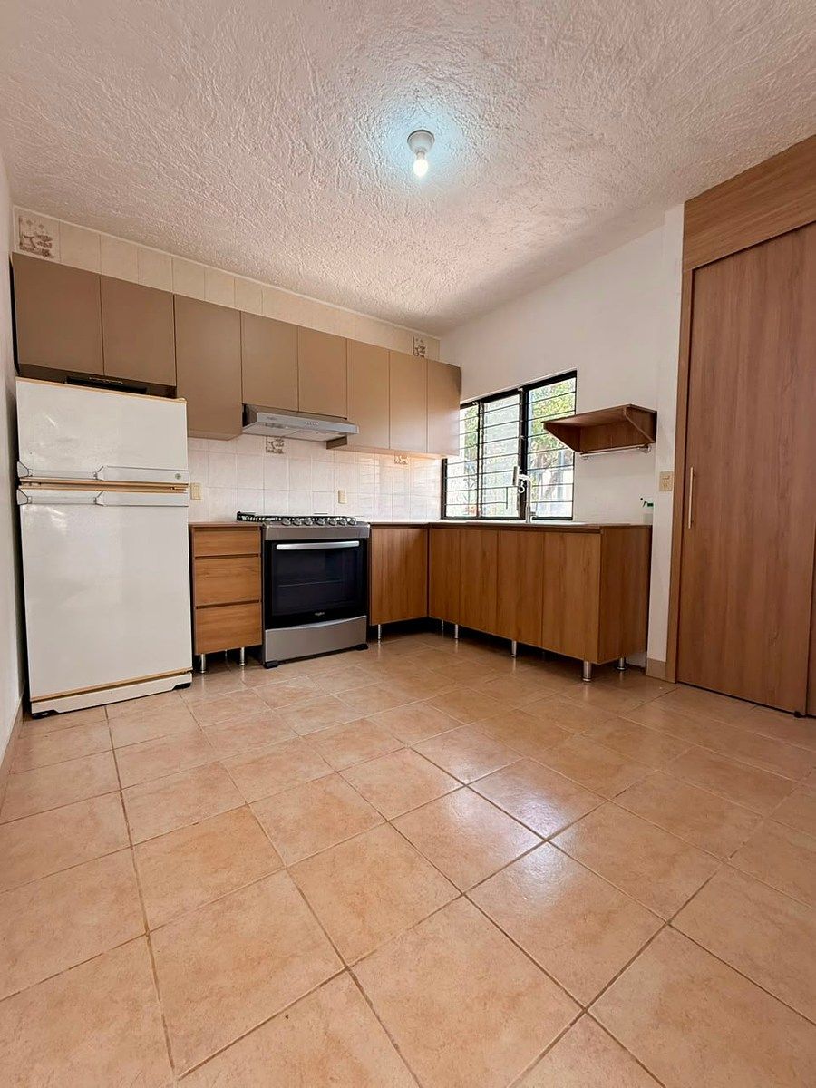 Casa en Lomas de Zapopan, Zapopan, foto 5 de 14