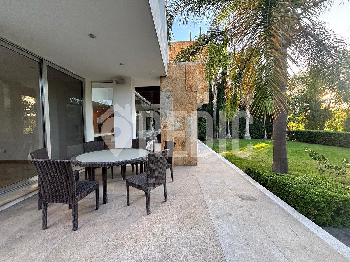 House in Gated Community in Jurica, Querétaro, photo 2 of 46