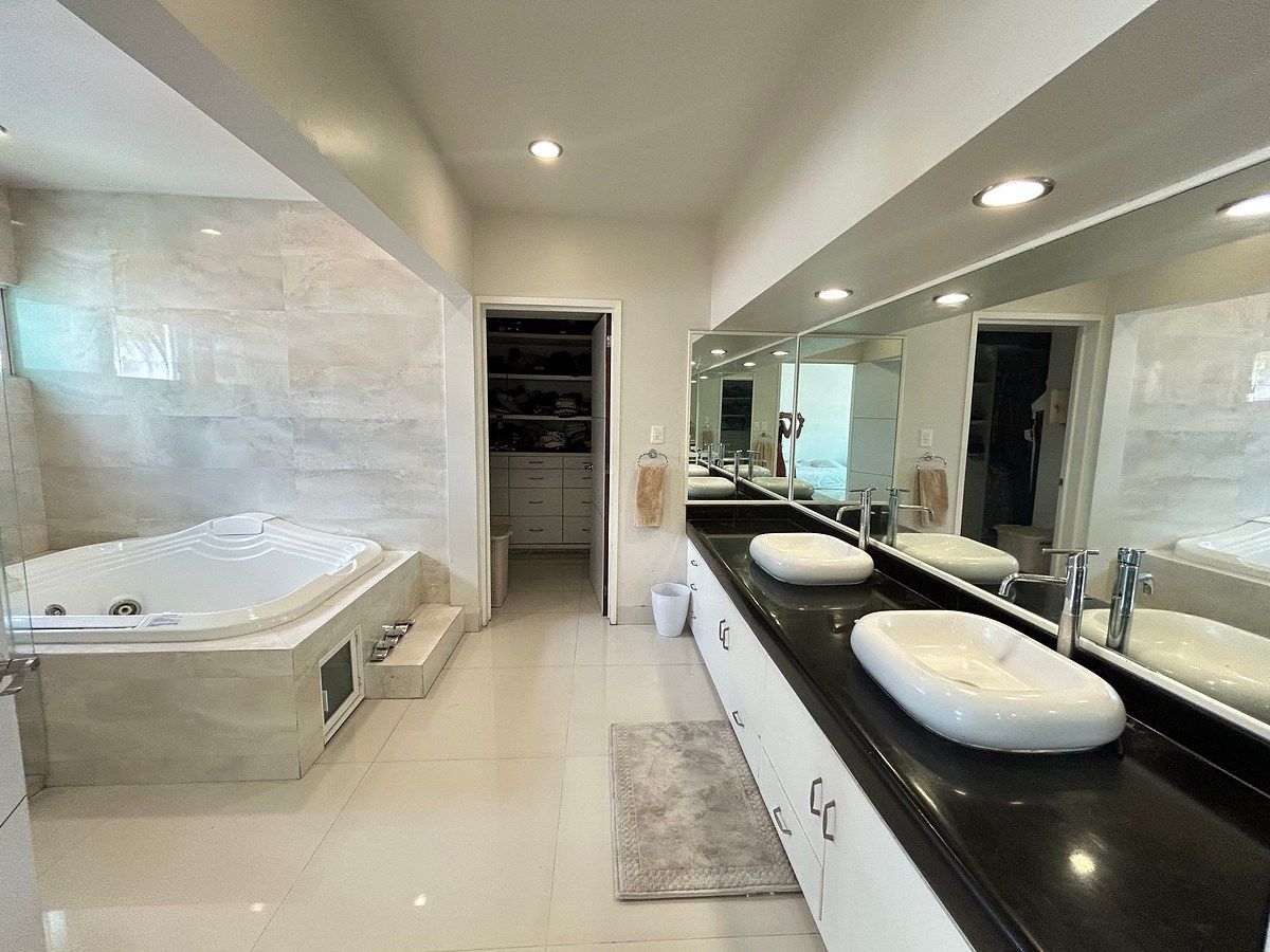 Baño principal, foto 15 de 25
