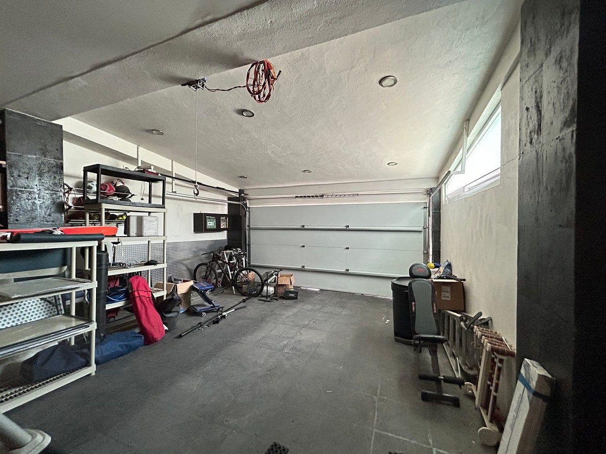 Garage muy amplio, foto 18 de 25