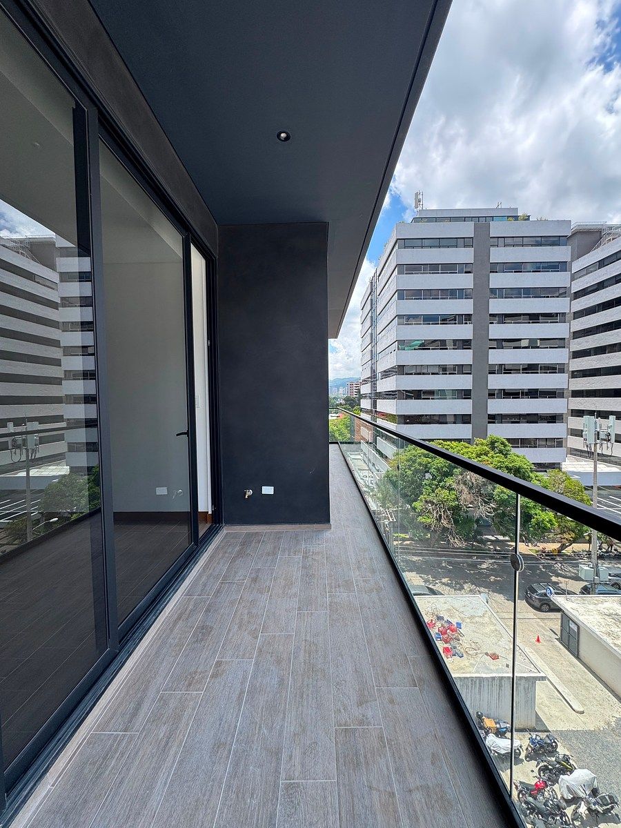 Apartamento en Zona 10, Guatemala, foto 4 de 14