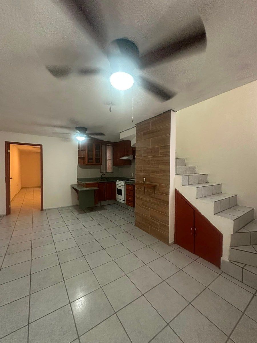 Casa em Jardines Del Valle, Zapopan, foto 2 de 11