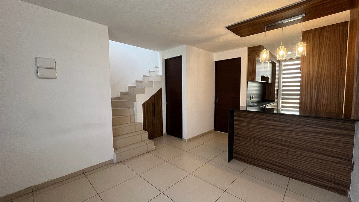 Casa à Venda em Colinas de Tonalá, com quarto no andar térreo, foto 1 de 23