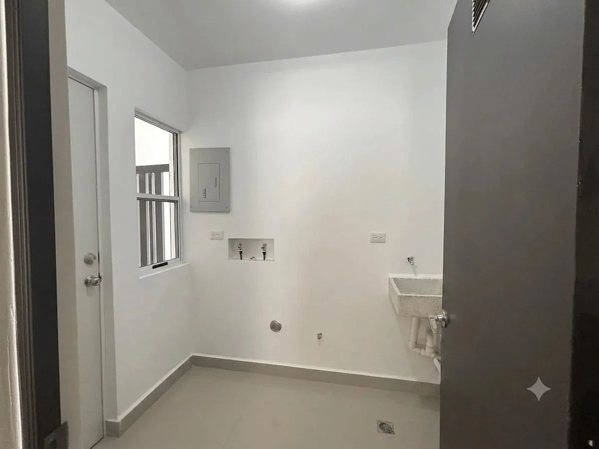 Casa em Residencial Santuario, García, foto 6 de 23