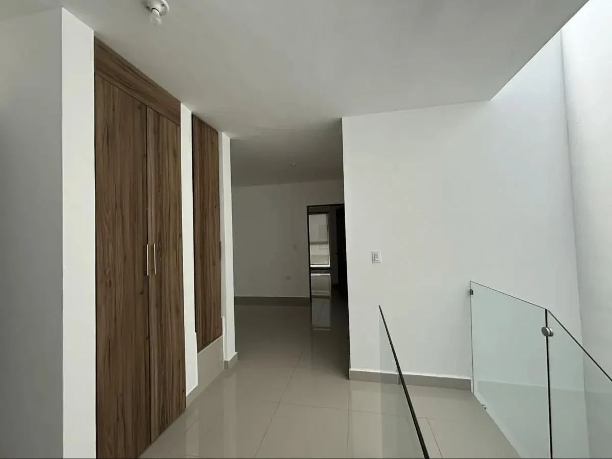 Casa em Residencial Santuario, García, foto 9 de 23
