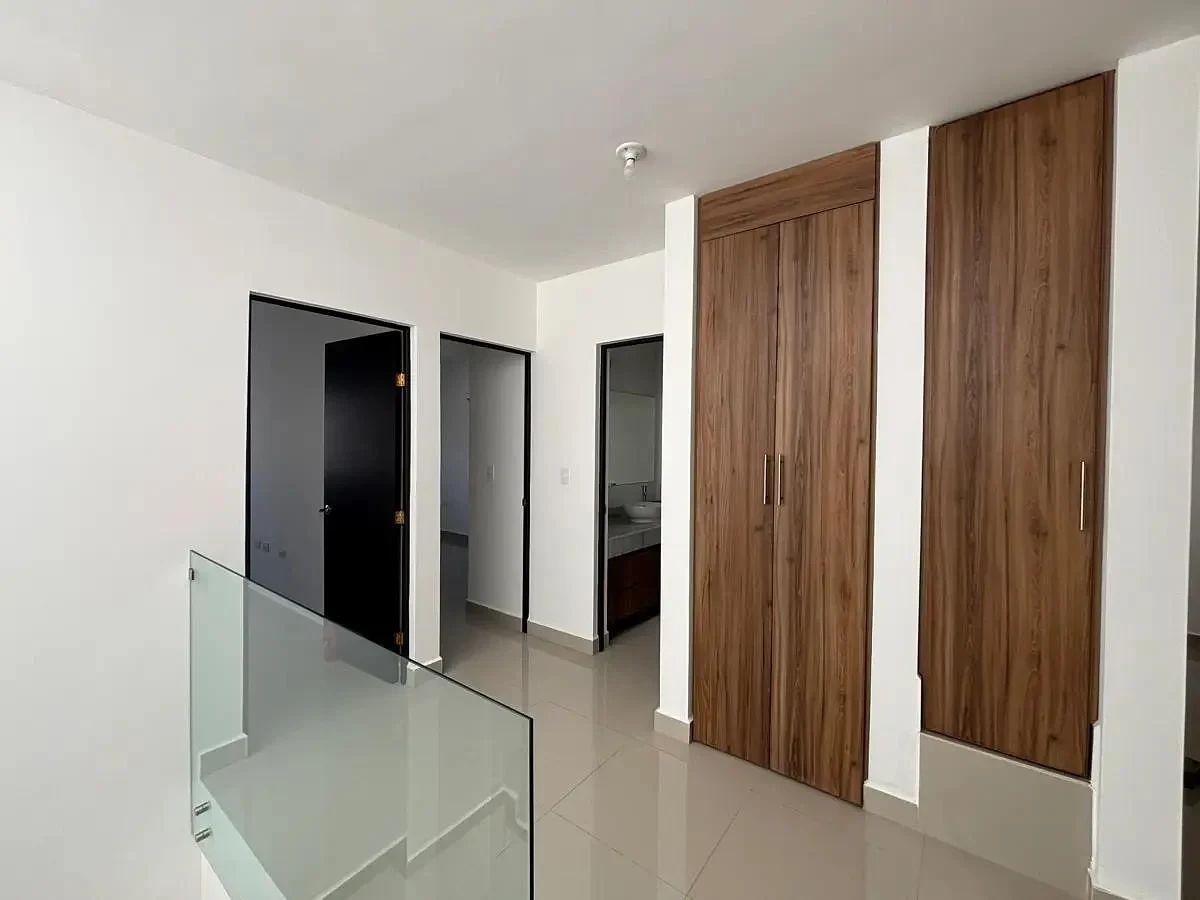 Casa em Residencial Santuario, García, foto 10 de 23