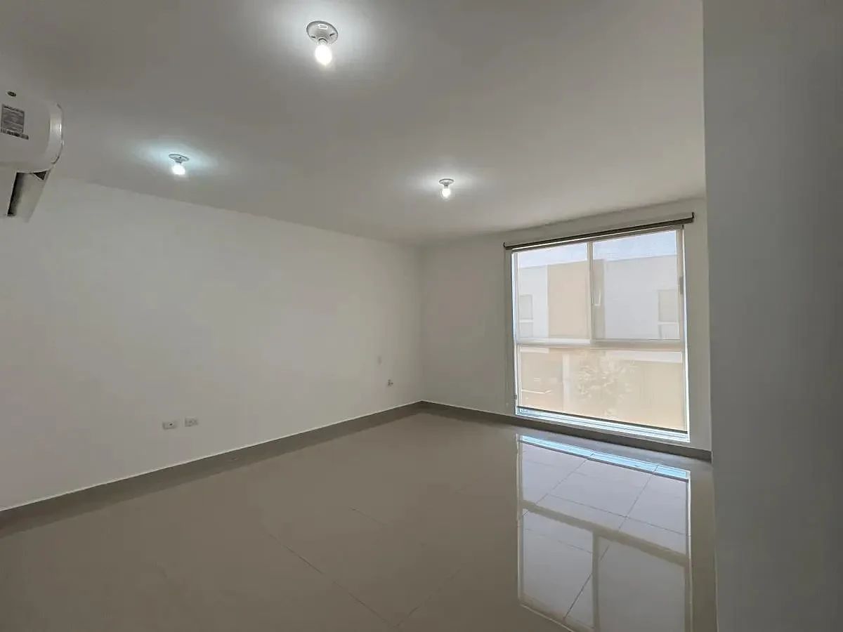 Casa em Residencial Santuario, García, foto 13 de 23