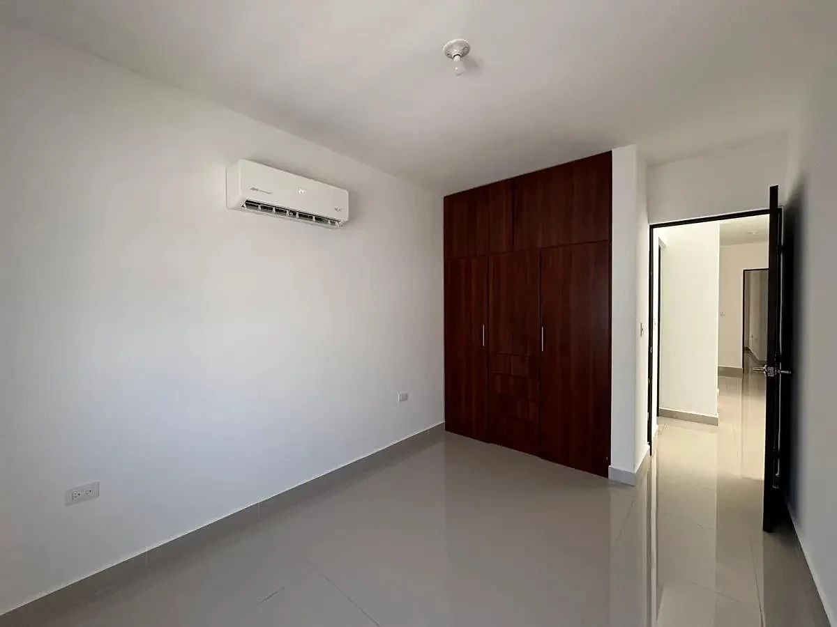 Casa em Residencial Santuario, García, foto 16 de 23