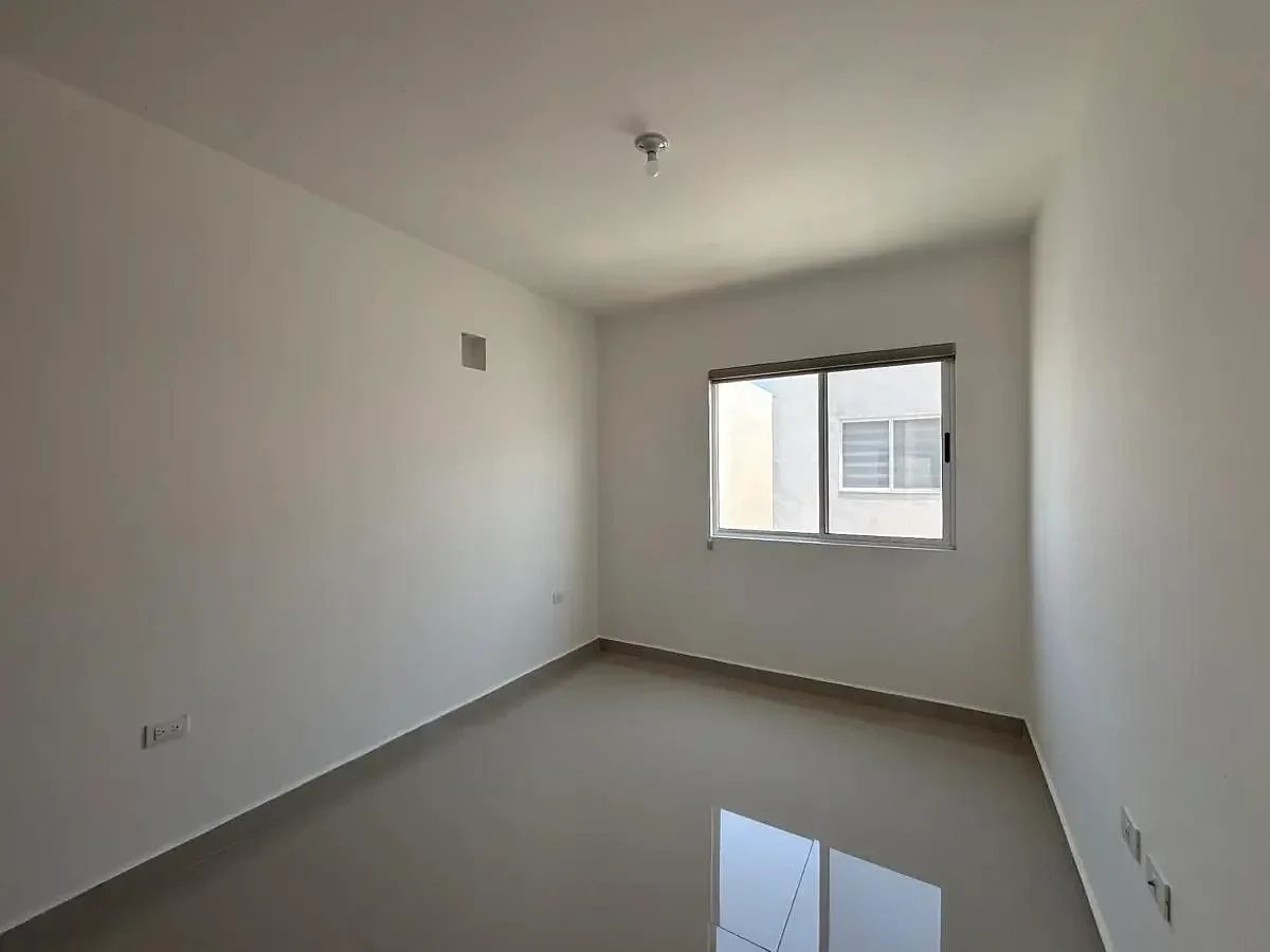 Casa em Residencial Santuario, García, foto 18 de 23