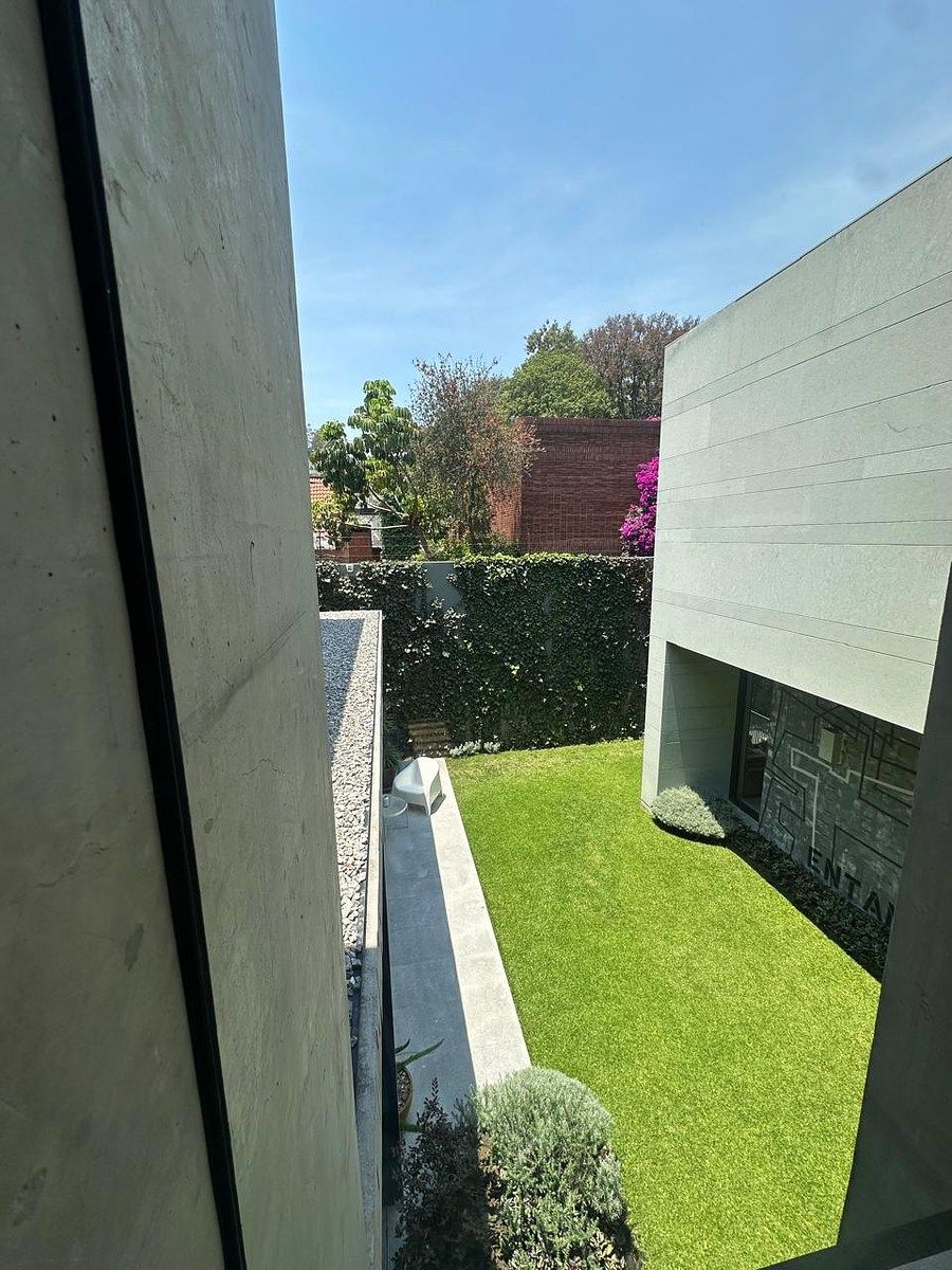 House in Bosque de las Lomas, Miguel Hidalgo, photo 2 of 26