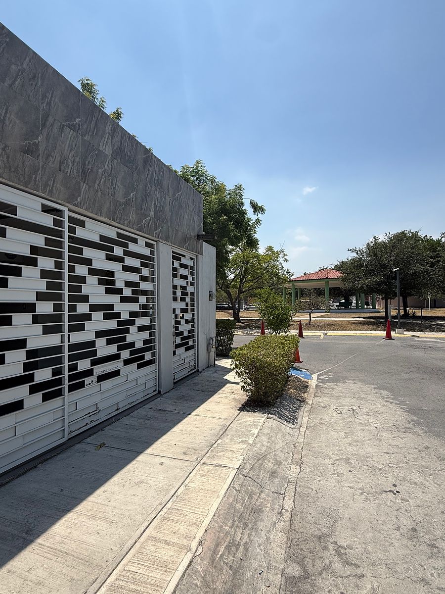 Casa en Privada Pinos, Monterrey, foto 2 de 16