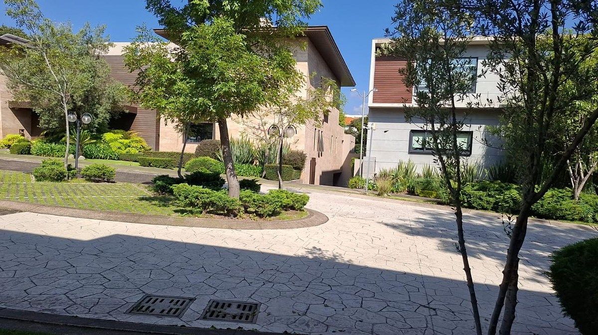 House in Gated Community in Bosque Real, Huixquilucan, photo 2 of 23