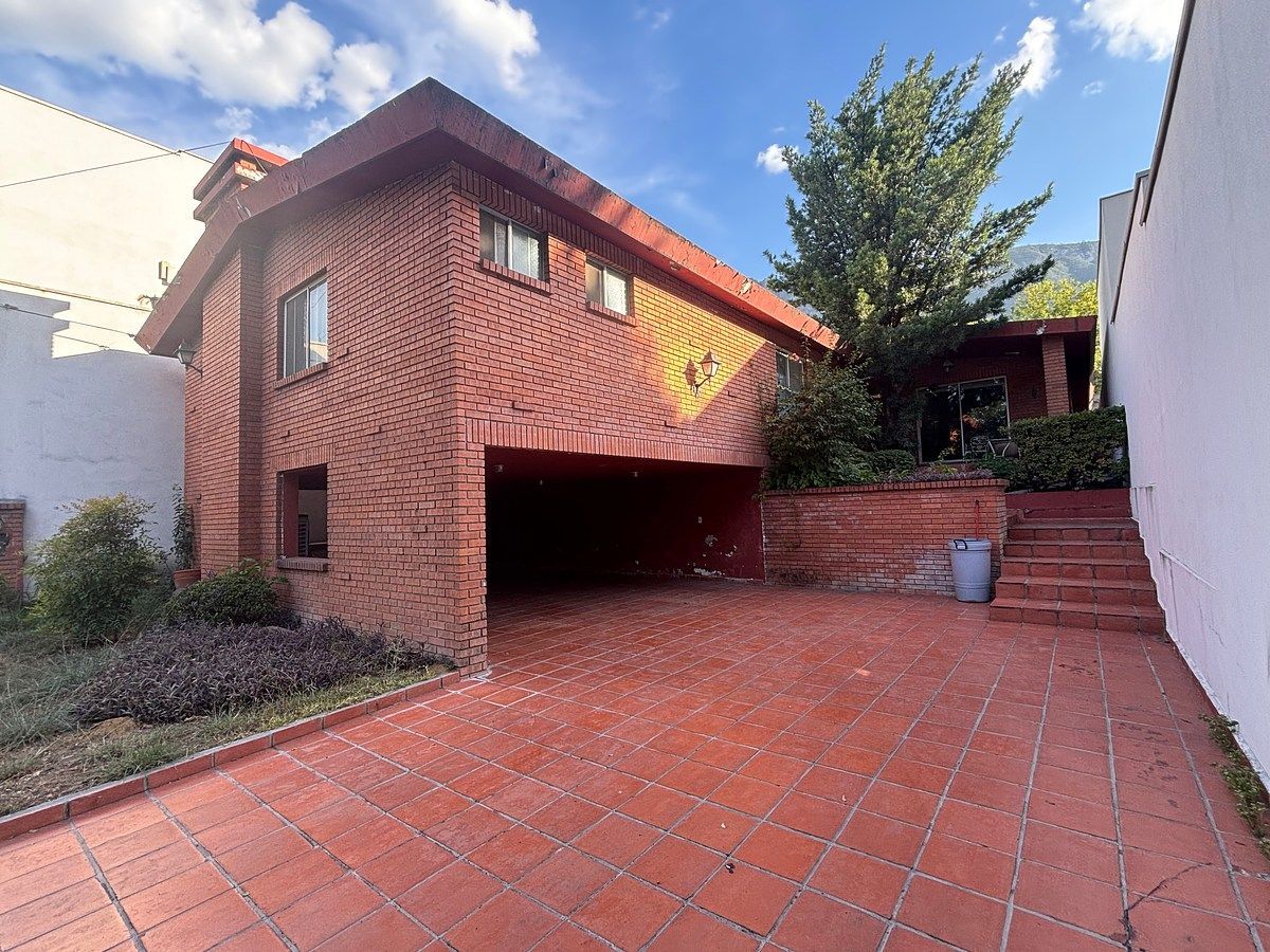 TERRENO COM CASA PARA DEMOLIR OU REMODELAR, foto 1 de 4