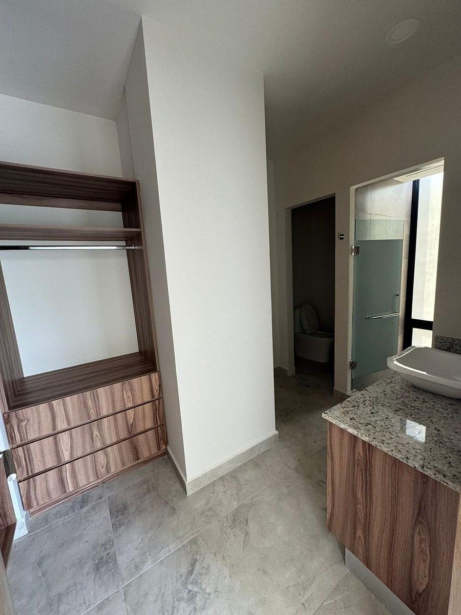 Baño recámara 3, photo 15 of 16