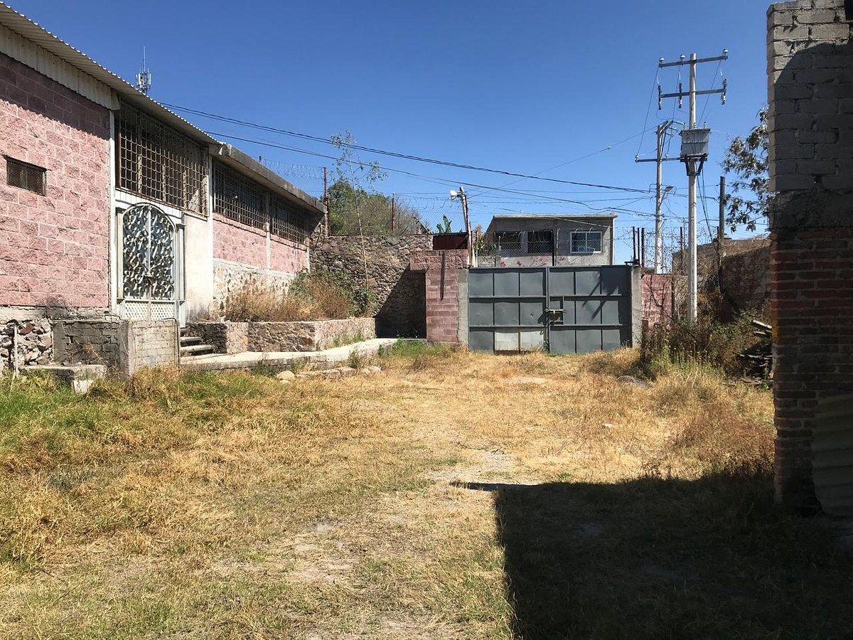 Terreno en venta 926 m² con 318 m² de construcción en Santa Rosa Jauregui, Qro