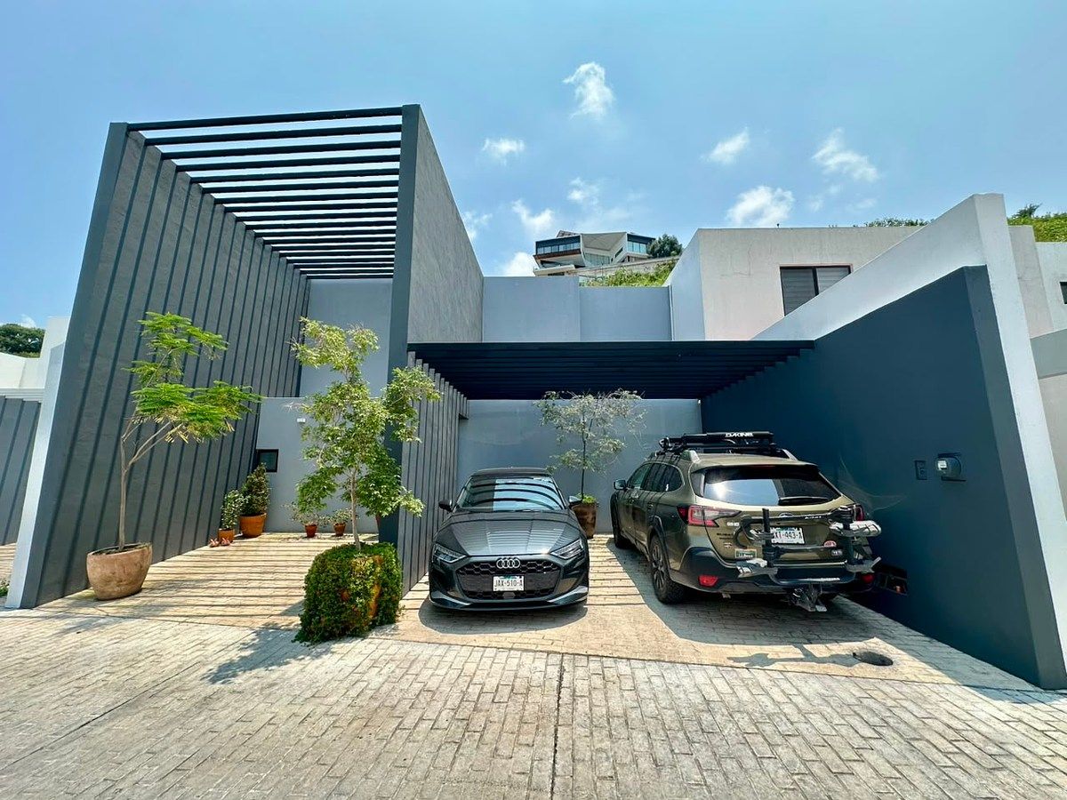 LAS CAÑADAS LA RESERVA CASA EN VENTA CON PATIO INTERNO Y JARDÍN AMPLIO, foto 1 de 22