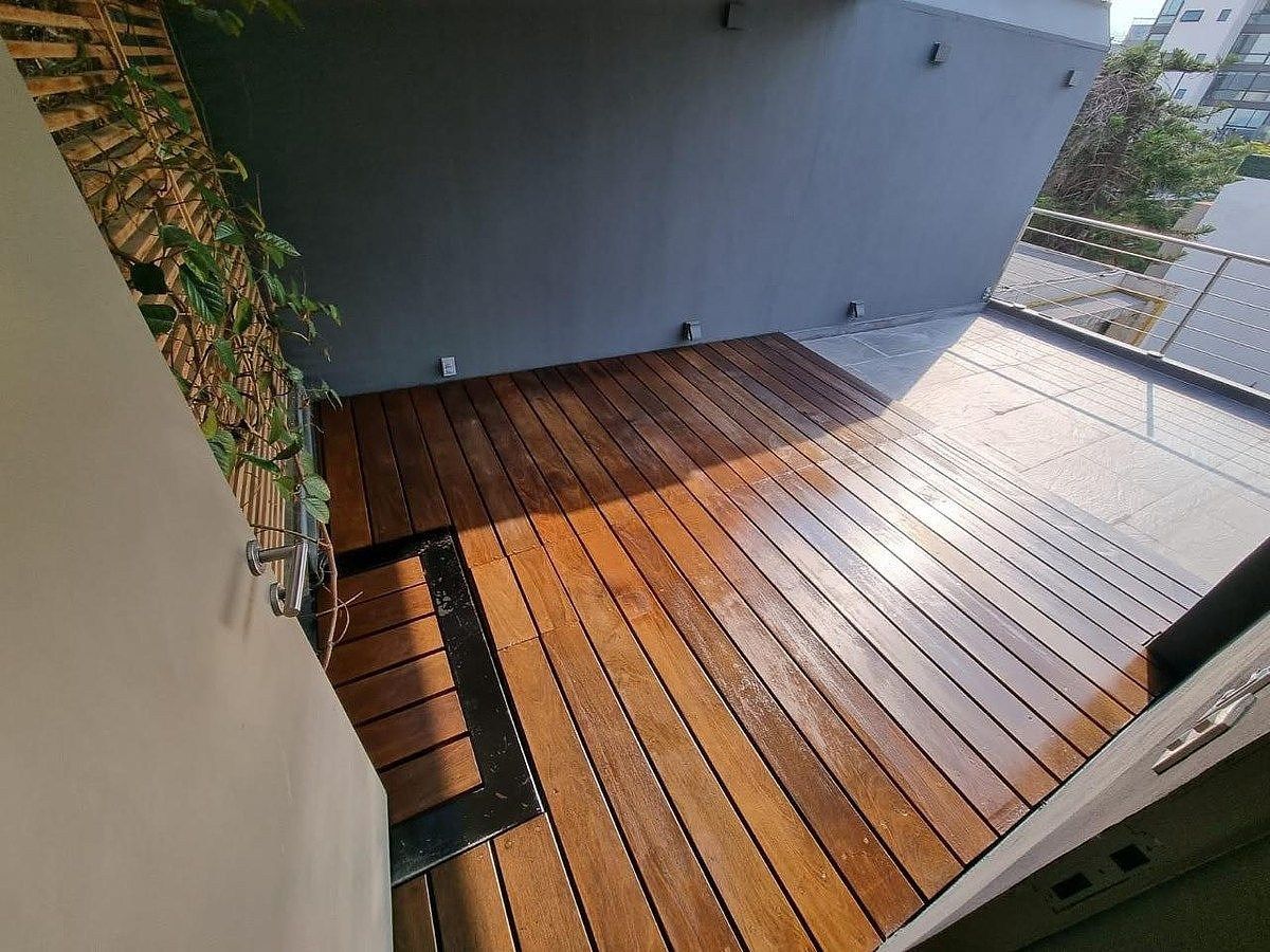 PH with studio and terrace, photo 1 of 14