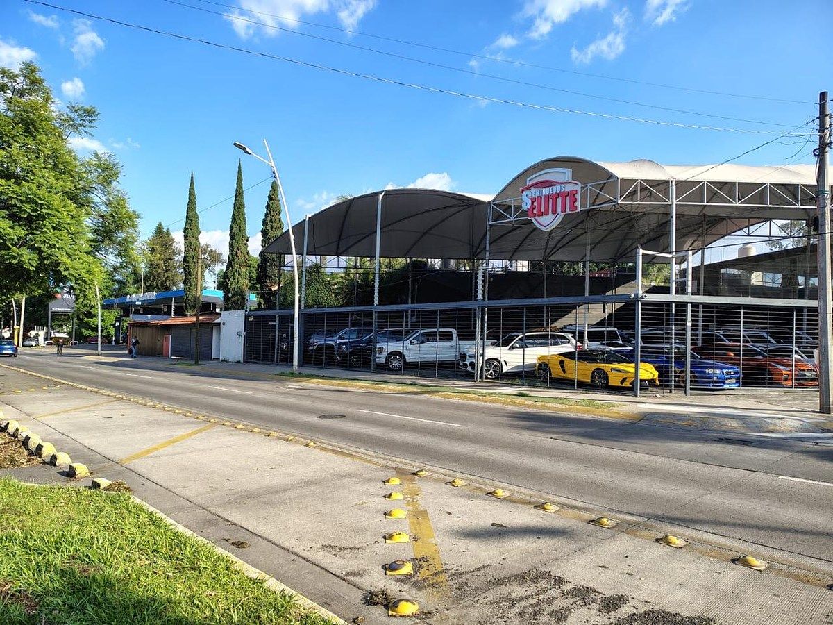Land for Sale on the Corner, on Lazaro Cárdenas, photo 1 of 9