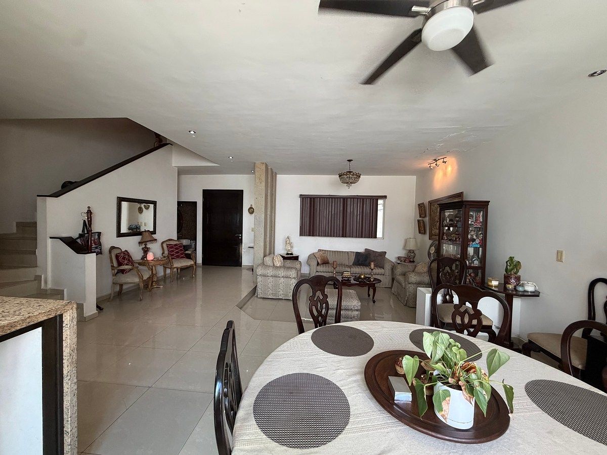 House in Cumbres Elite 8vo Sector, Monterrey, photo 2 of 25