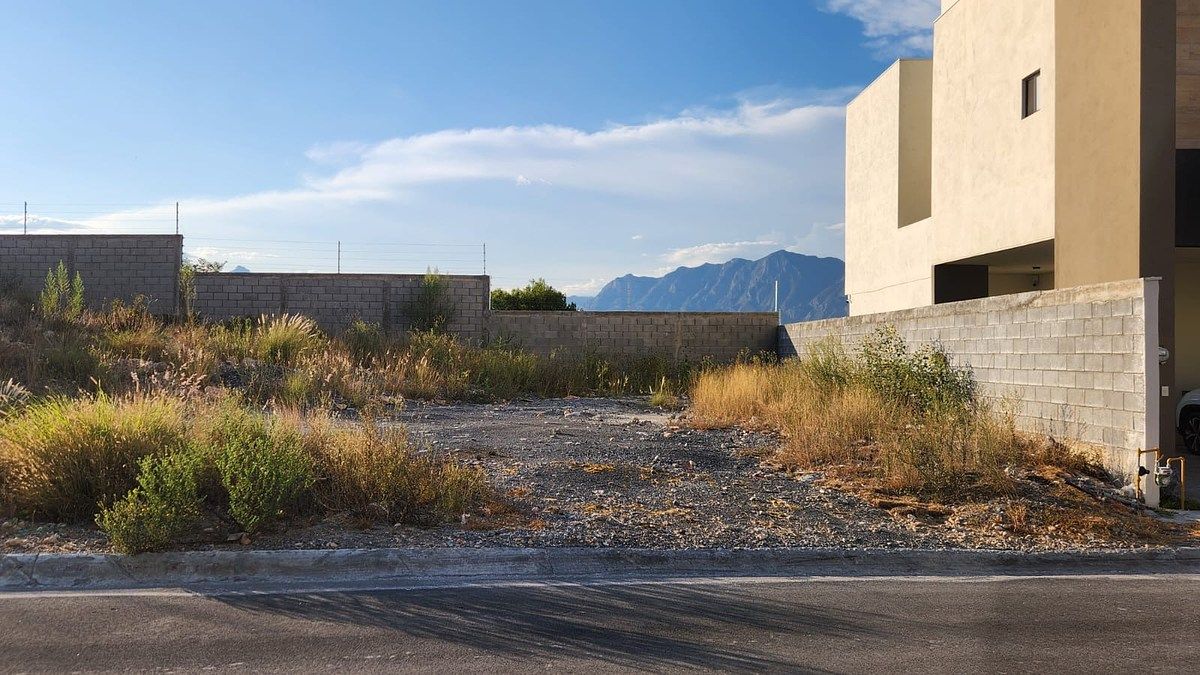 Lot in Solana Residencial, García, photo 2 of 5