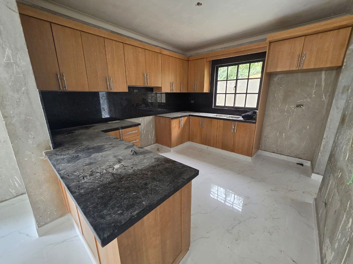 Casa en Los Hidalgos, Santo Domingo Oeste, foto 3 de 17