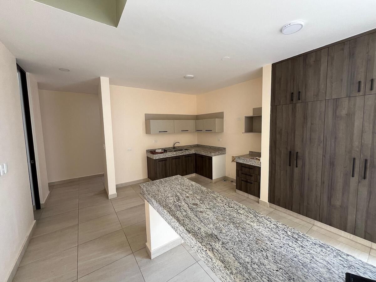 ITRX Casa 1º andar - 3 quartos DISPONÍVEL/IMEDIATA Privada em Temozón Norte, foto 1 de 21