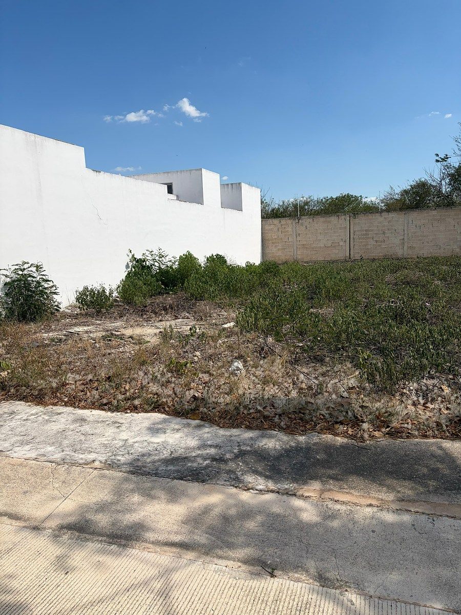 Residential Lot for Sale in Cholul private, photo 1 of 7