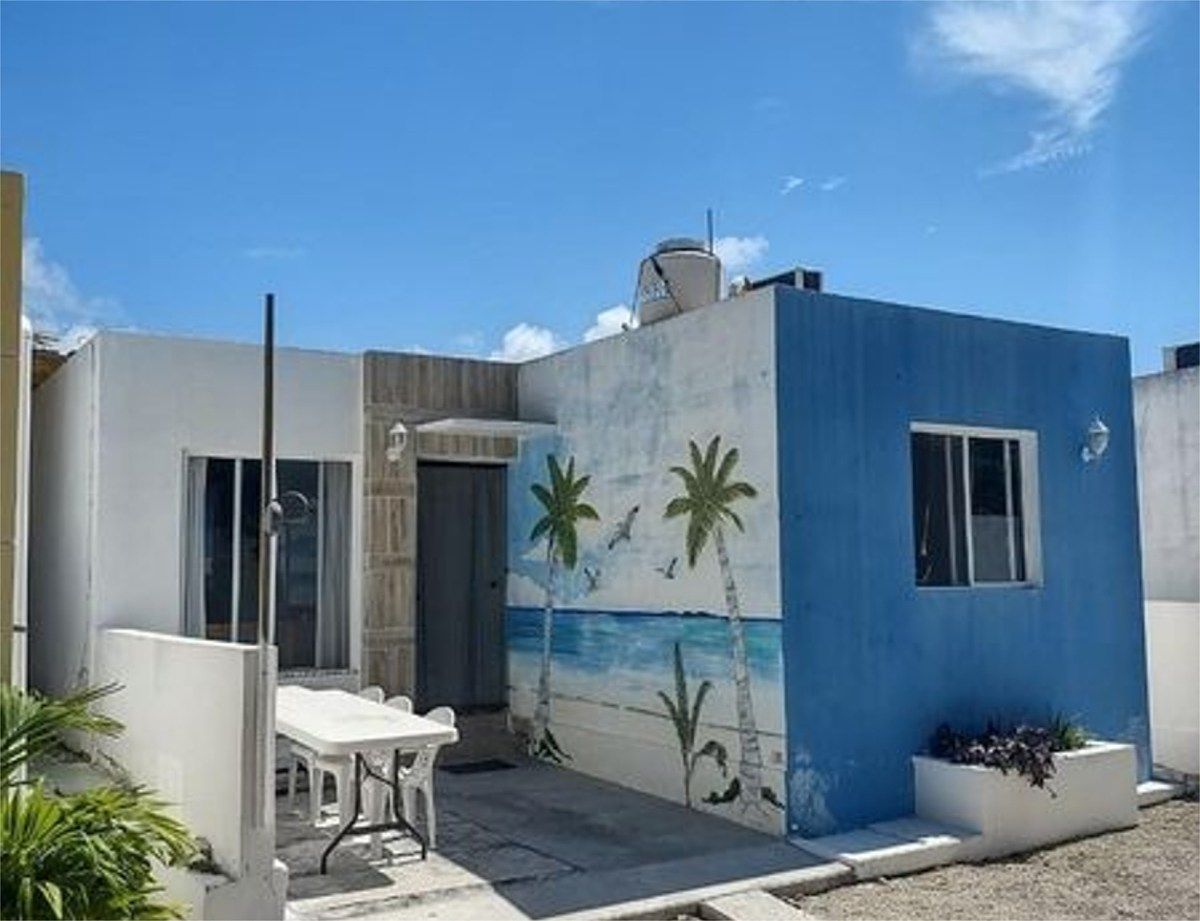 Casa com piscina a 3 quarteirões da praia em Chicxulub Puerto, foto 1 de 11