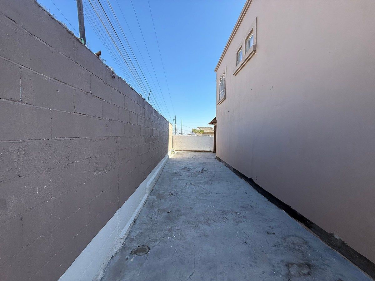 Casa em Urbivilla del Prado II Sección, Tijuana, foto 2 de 21