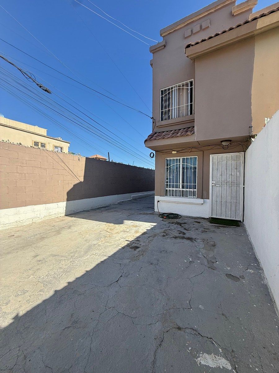 Casa em Urbivilla del Prado II Sección, Tijuana, foto 3 de 21