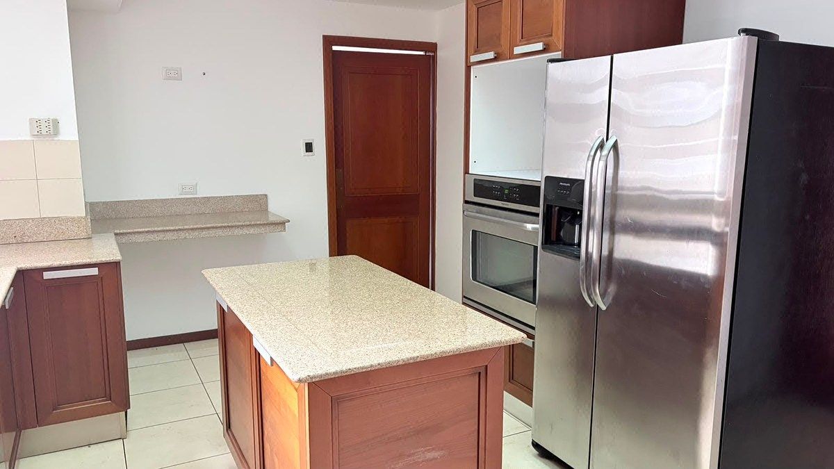 Apartamento en Zona 10, Guatemala, foto 5 de 16