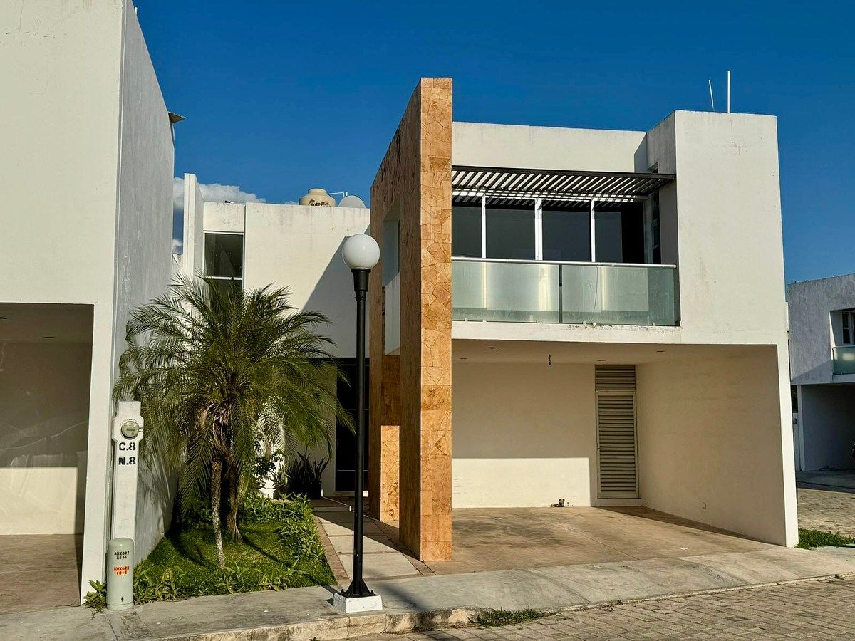 Casa tipo TH en venta al norte de Mérida | Privada, foto 1 de 13