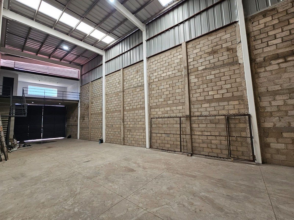 Bodega comercial en El Vergel 1ra. Sección, Tlaquepaque, foto 3 de 12