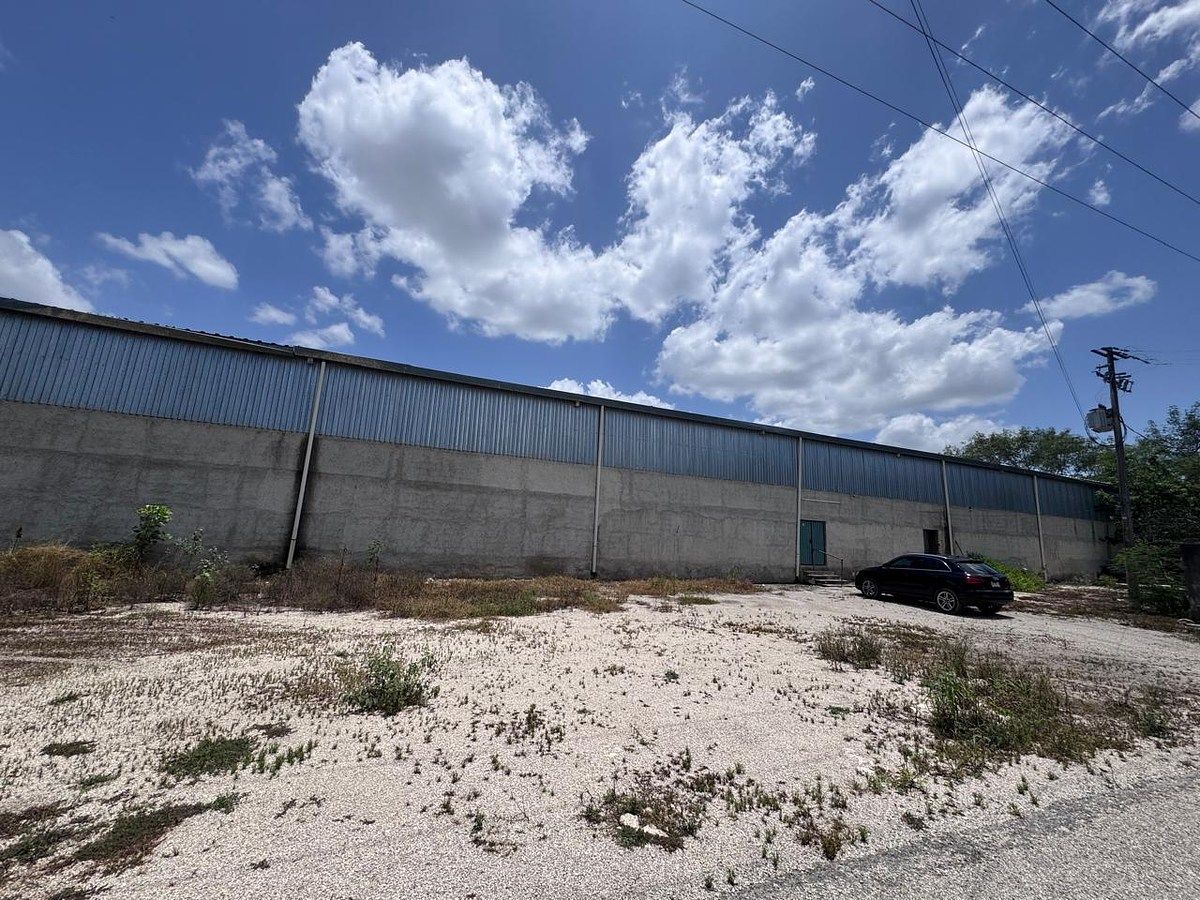 7,000 M2 LAND FOR SALE WITH WAREHOUSE IN UMÁN YUCATÁN, photo 1 of 13
