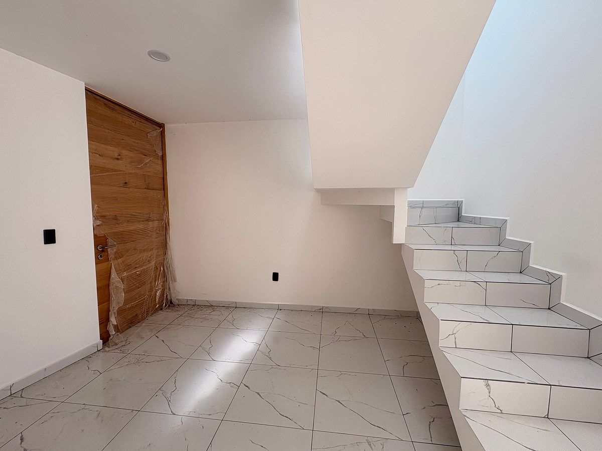 House in Gated Community in Grand Preserve, Querétaro, photo 3 of 18