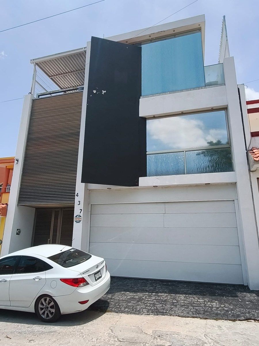 HOUSE FOR SALE, photo 1 of 15
