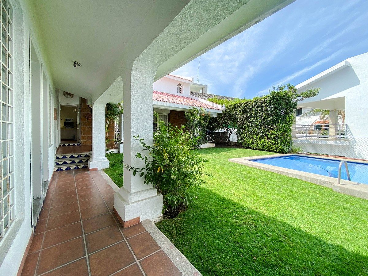 House in Gated Community in Lomas de Cocoyoc, Atlatlahucan, photo 3 of 43