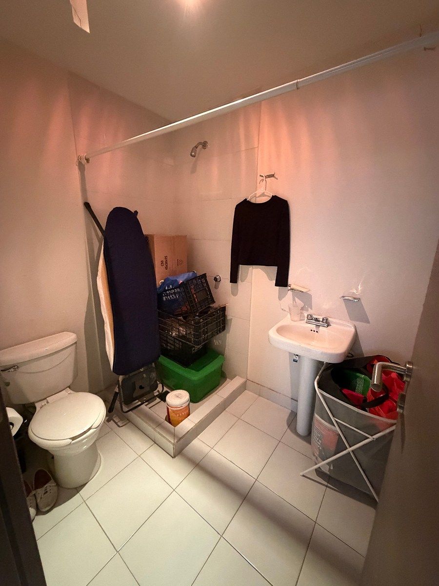 baño de servicio, photo 24 of 25