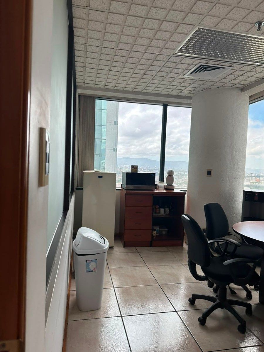 Oficina en Zona 11, Guatemala, foto 12 de 17