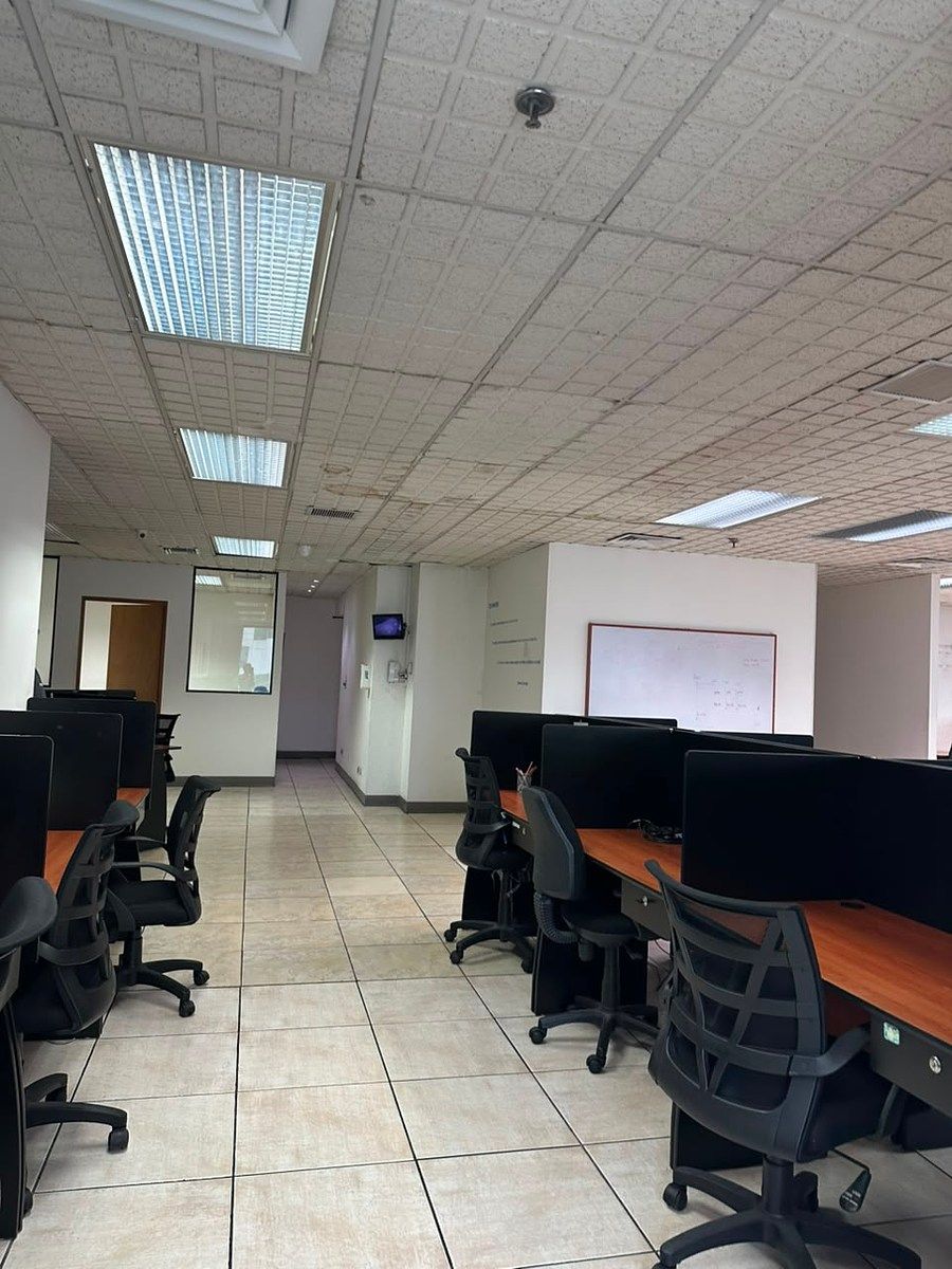 Oficina en Zona 11, Guatemala, foto 14 de 17