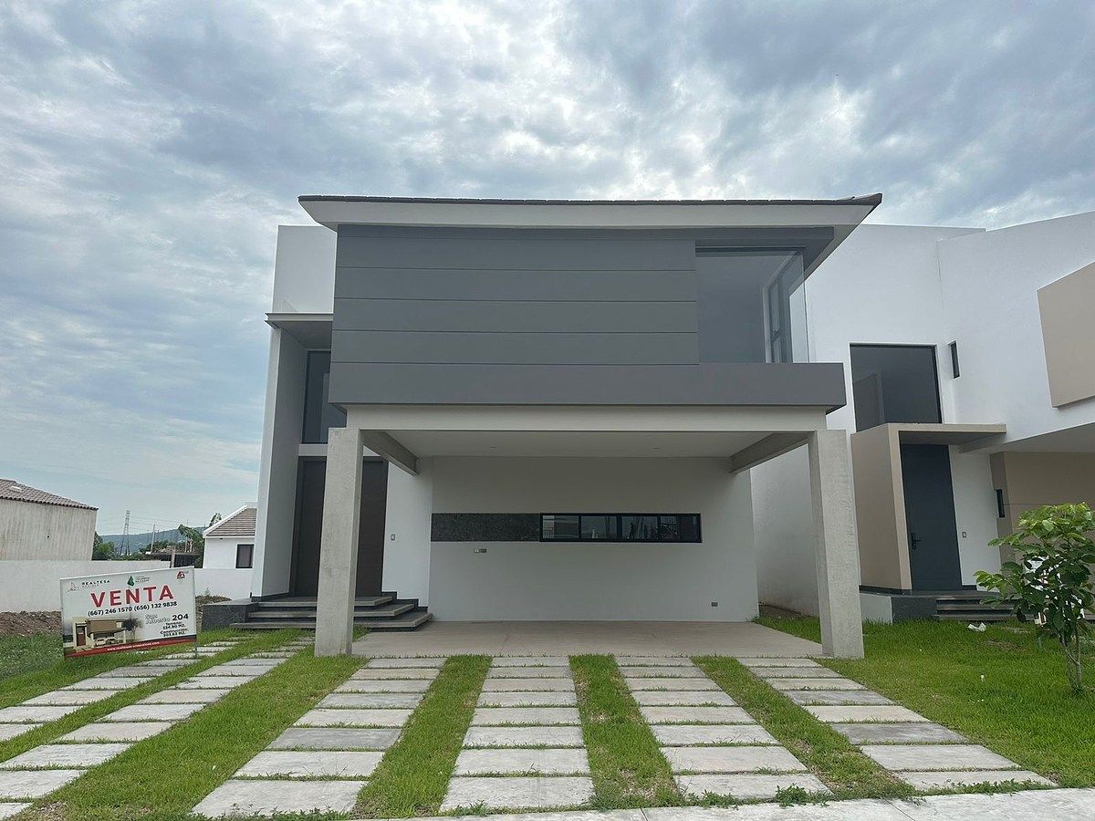 Fachada principal, foto 1 de 14
