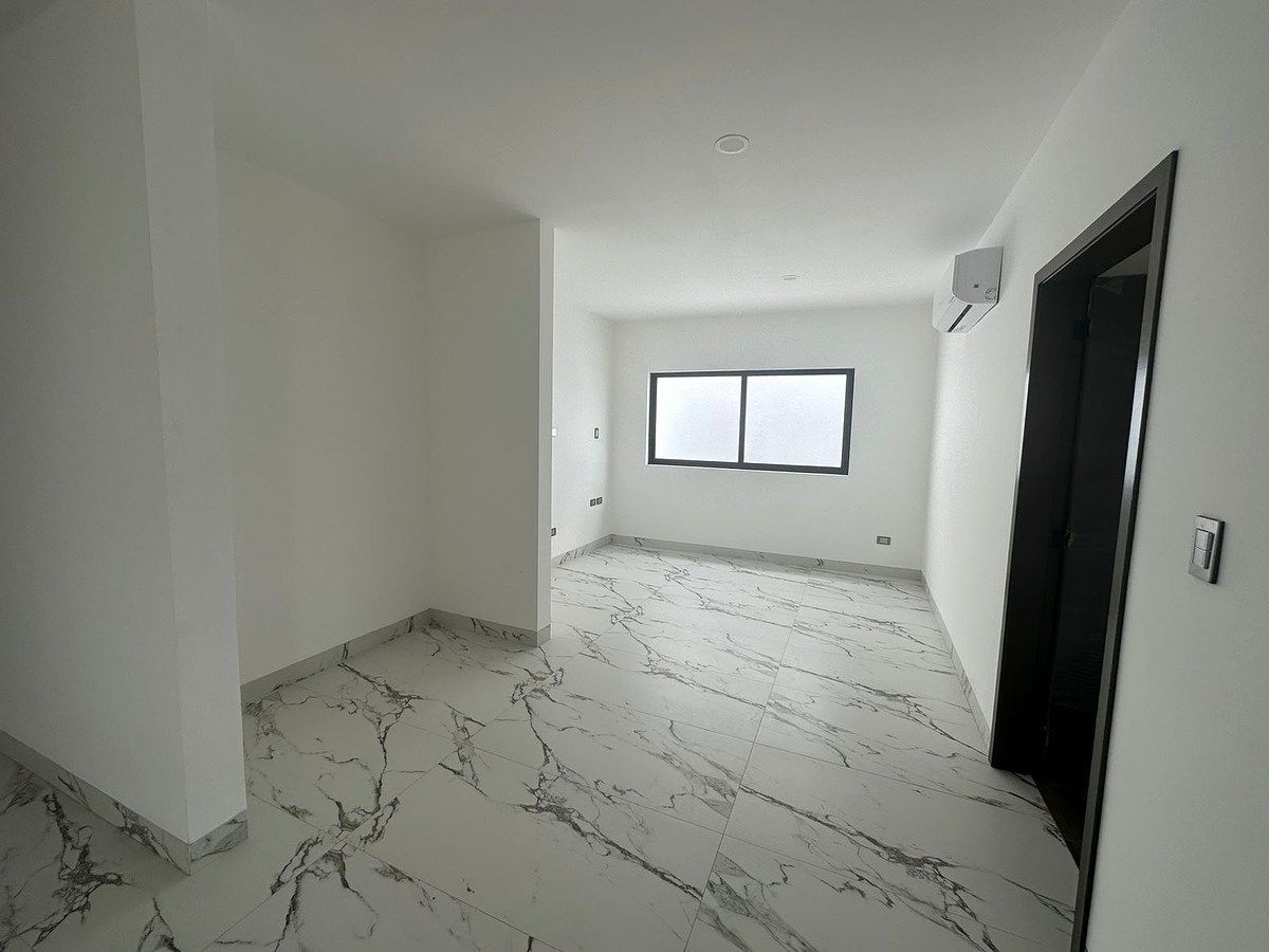 Sala de estudio y espacio para blancos, foto 7 de 14