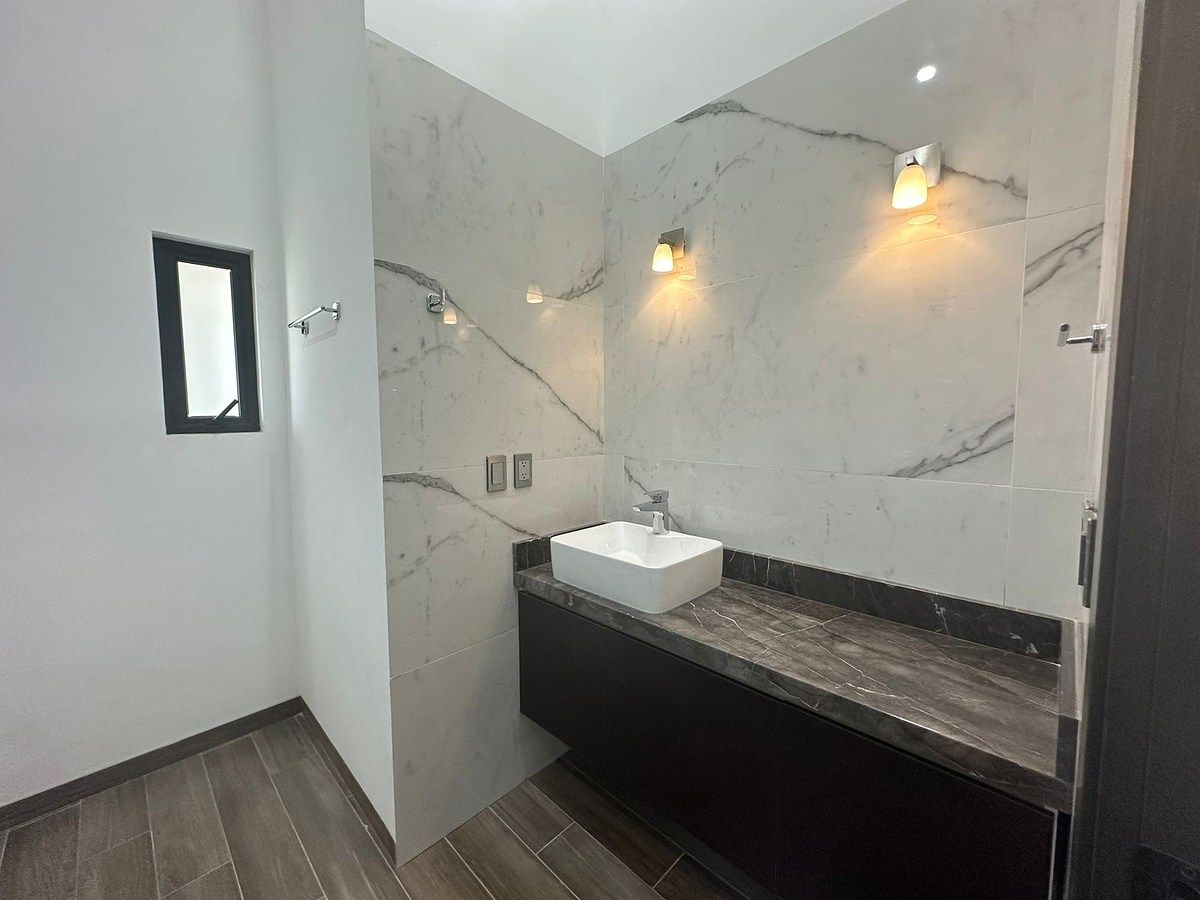 Baño principal, foto 8 de 14