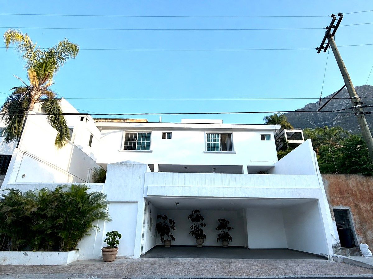 CASA EN VENTA, COLONIAL DE LA SIERRA, foto 1 de 14