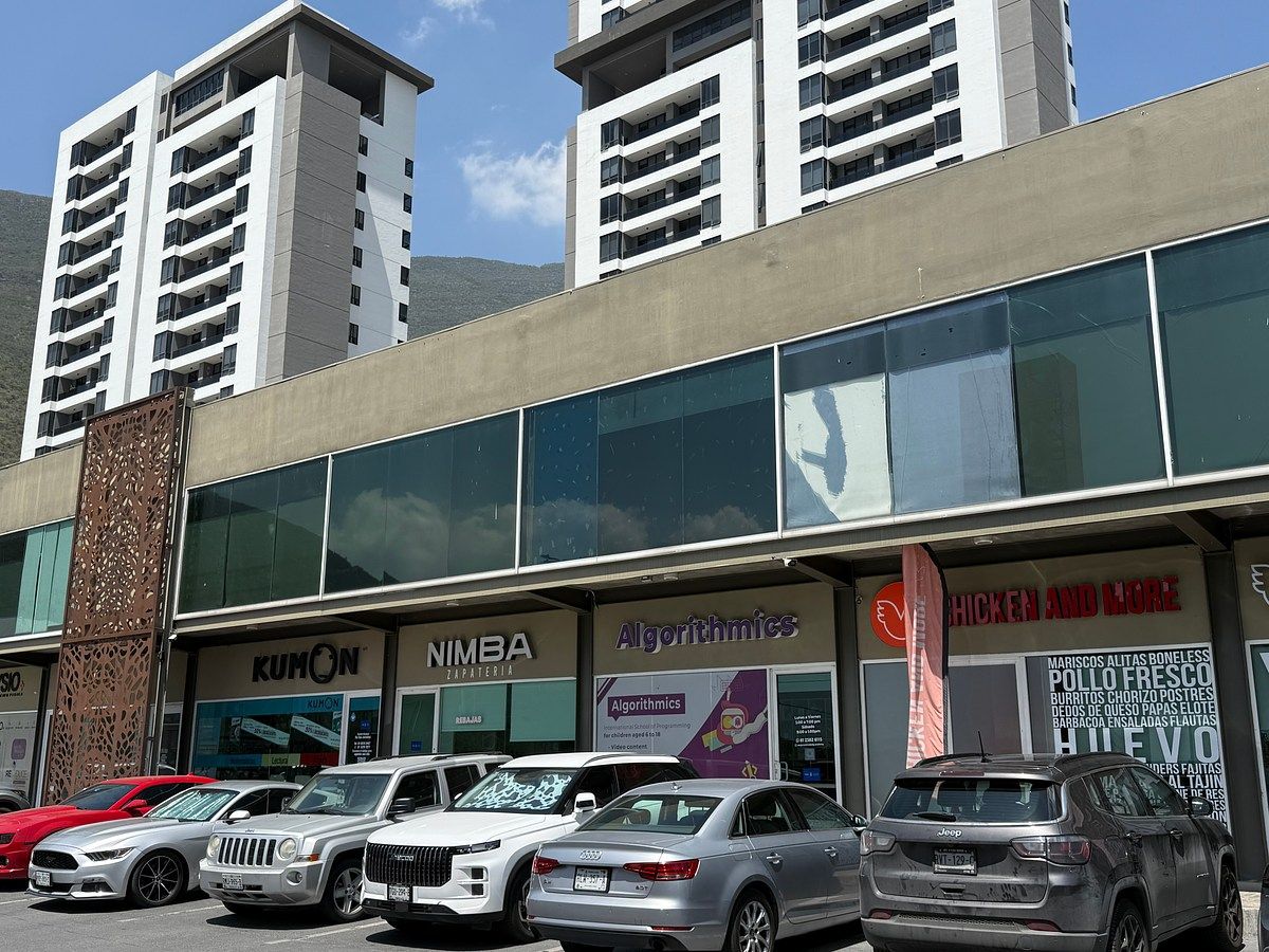 LOCAL COMERCIAL DE 50 M2 EN RENTA EN PLANTA BAJA VÍA 01 SAN JERÓNIMO, foto 1 de 4