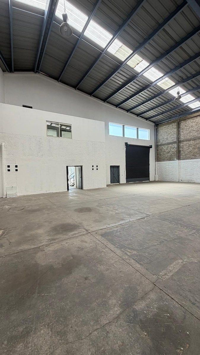 Bodega comercial en Francisco Sarabia, Zapopan, foto 7 de 8