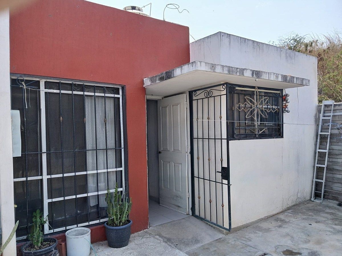 CASA À VENDA NO FRACC VILLA REAL DE CHIAPA DE CORZO, foto 1 de 8