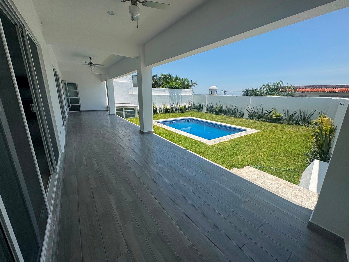 House in Gated Community in Burgos Bugambilias, Temixco, photo 2 of 35